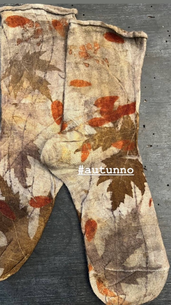 Autunno — calzini in cotone ecoprint, archivio natuRa.Ely