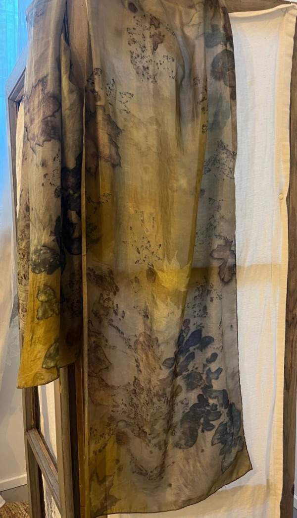 Oro — foulard in seta ecoprint, archivio natuRa.Ely