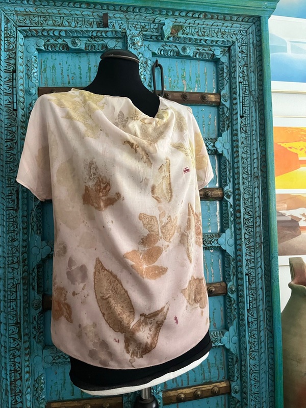 Acacia — t-shirt in seta ecoprint, archivio natuRa.Ely
