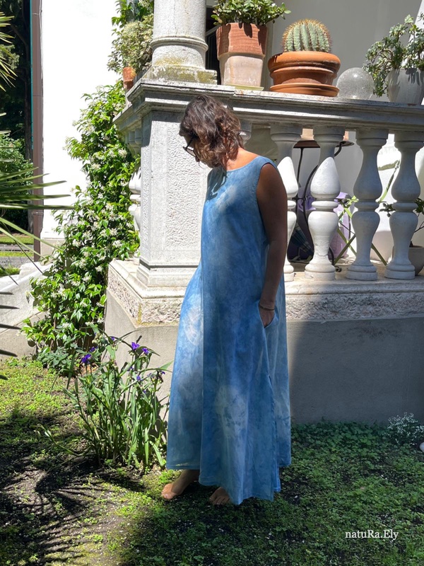 Colonne — abito lungo in shibori azzurro, archivio natuRa.Ely
