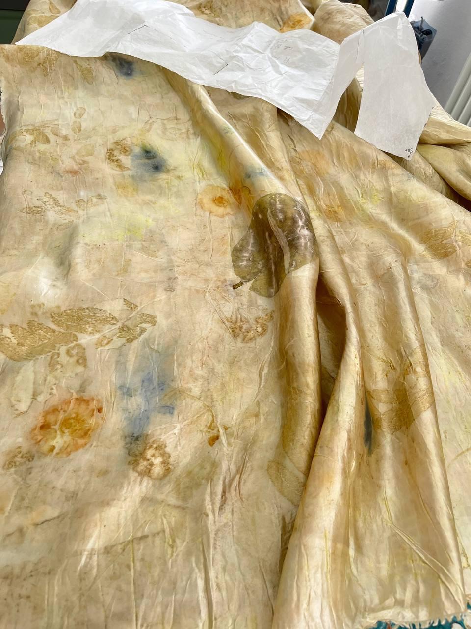 Leaves, printed with steam — Pelèr N° I, grey wool, cashmere and alpaca coat with standing collar, handmade in the natuRa.Ely atelier in Arco, Lake Garda